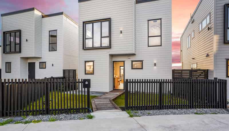 10 Greenbrier Street, Westgate