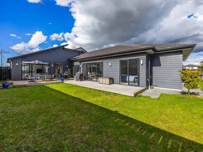 10 Brumbie Way, Karaka