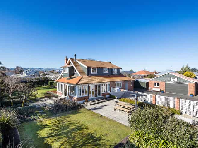 370 Bay View Road, Saint Clair