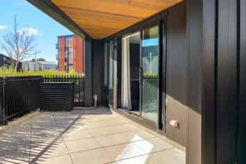 104/2 Launch road, Hobsonville