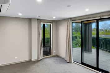104/2 Launch road, Hobsonville