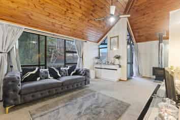 7A Calluna Crescent, Totara Heights