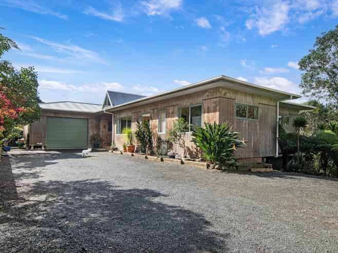 12 Rebel Lane, Whareora
