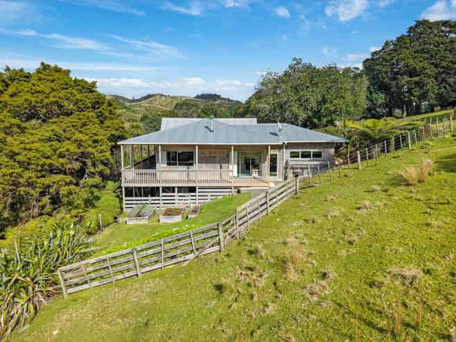12 Rebel Lane, Whareora
