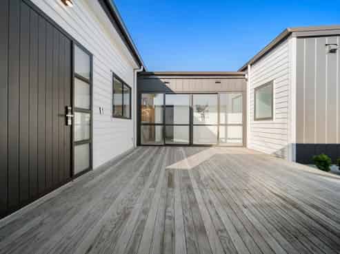 11 Kuhu Way, Silverdale