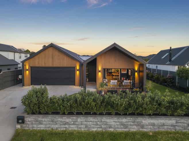 64 Riverhead Point Drive, Riverhead