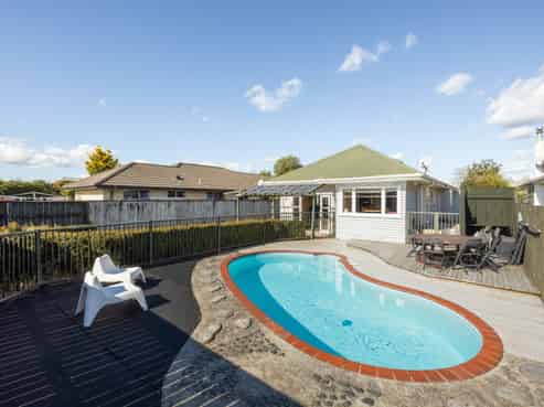 72 Enderley Avenue, Enderley