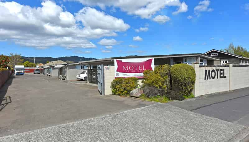 438 Fergusson Drive, Upper Hutt