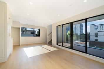 1/9 Lomond St, Takapuna