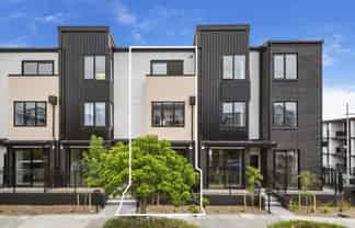 2/19 Windlass Street, Long Bay
