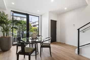 2/19 Windlass Street, Long Bay