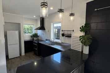 3/13 Alexander Street , Avenues