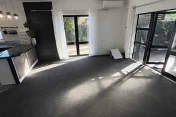 3/13 Alexander Street , Avenues