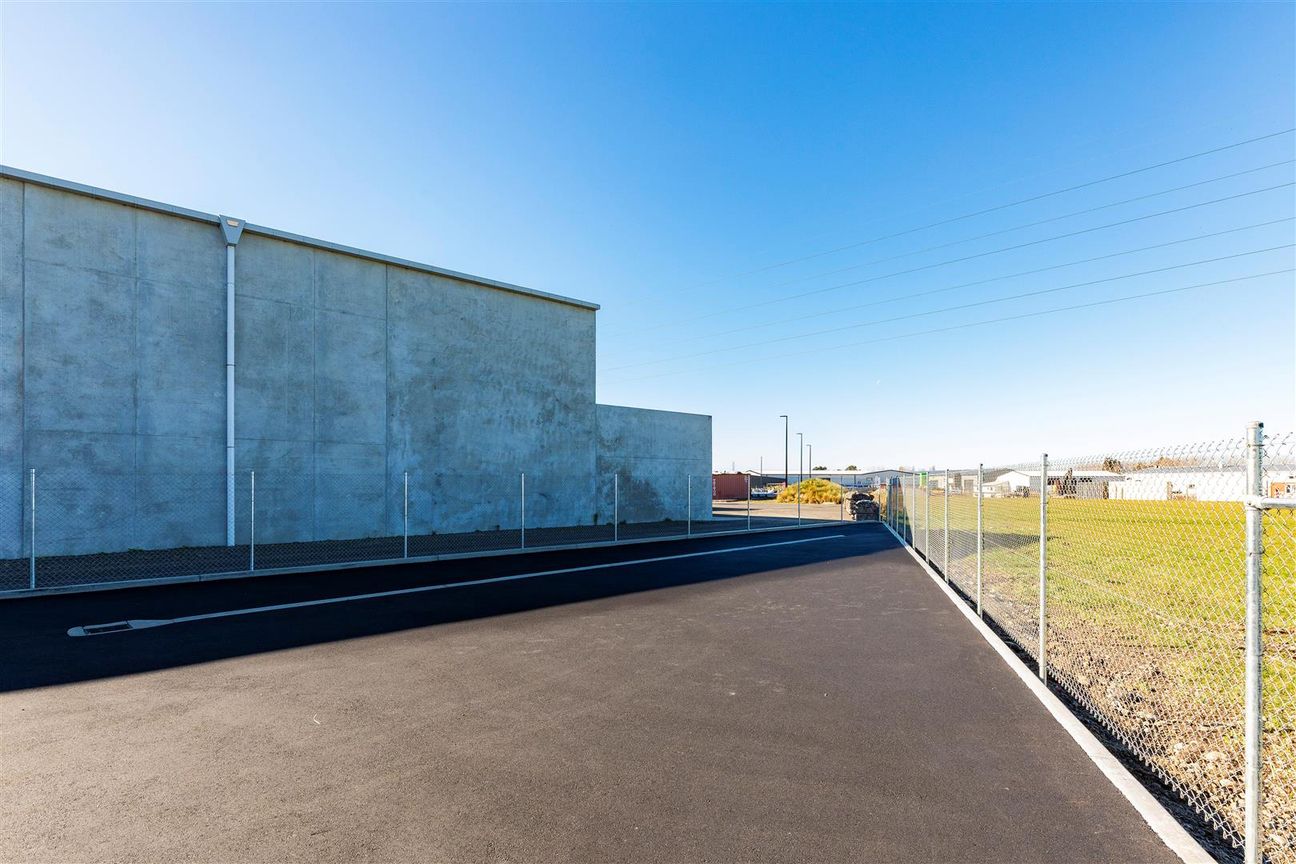 New Industrial Units-Get in Quick - Aanzicht 6