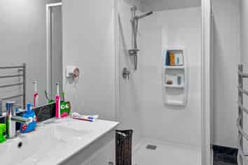 7 Seafarer Cres, Stanmore Bay