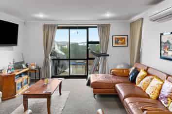 7 Seafarer Cres, Stanmore Bay
