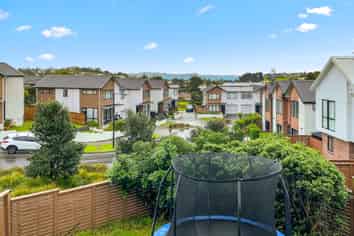 7 Seafarer Cres, Stanmore Bay