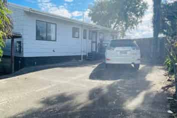 B/8B Maplesden drive, Clendon Park