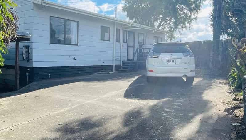 B/8B Maplesden drive, Clendon Park