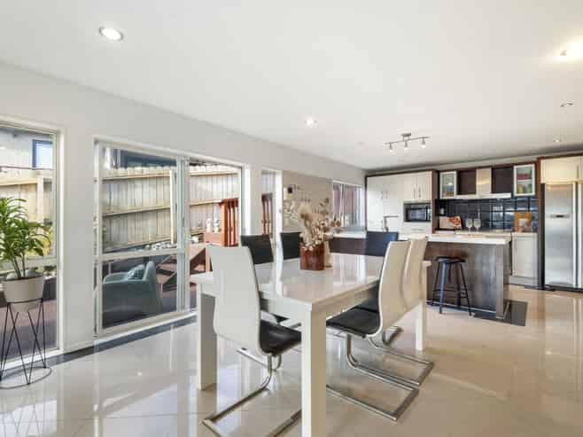 6 Kittiwake Drive, Schnapper Rock