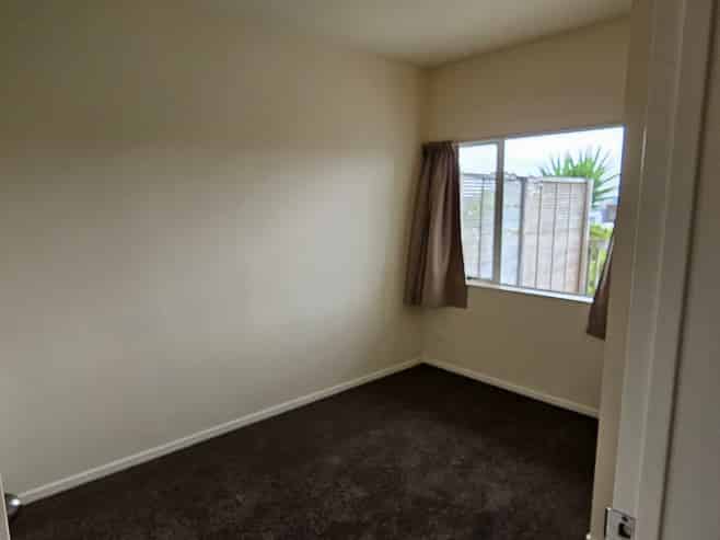16/242 Great North Road, Henderson
