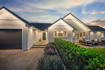 1777 State Highway 16, Helensville