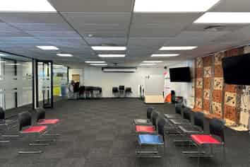 High Profile Manukau Office - Ample Carparks