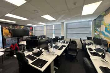 High Profile Manukau Office - Ample Carparks