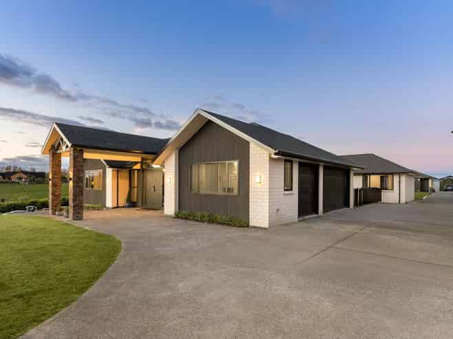 30 Karaka School Lane, Karaka