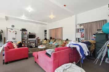 A+B/95 Felton Mathew Avenue, Saint Johns