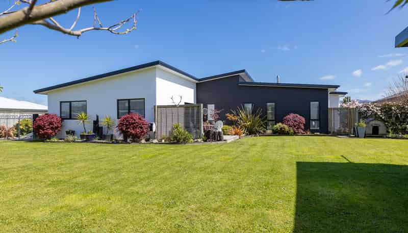 19 Hartley Avenue, Carterton