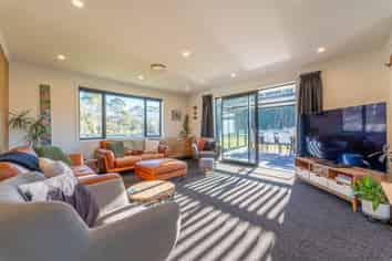 84 Landsborough Road, Fairview