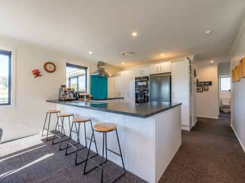 84 Landsborough Road, Fairview