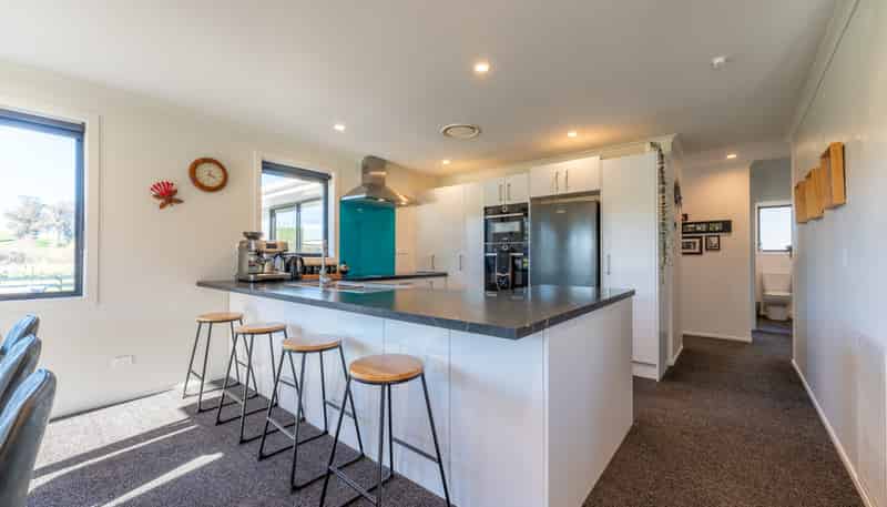 84 Landsborough Road, Fairview