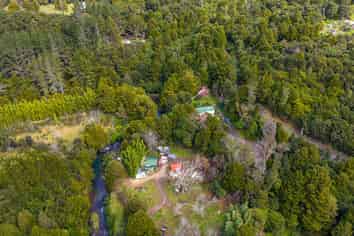 669 Honeymoon Valley Road, Peria