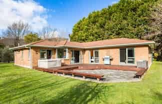 50F Katherine Mansfield Drive, Whitemans Valley