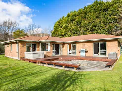 50F Katherine Mansfield Drive, Whitemans Valley