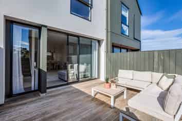 10/6 Oswald Crescent, Paparangi