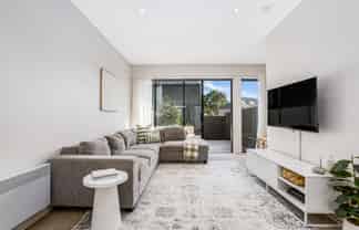 10/6 Oswald Crescent, Paparangi