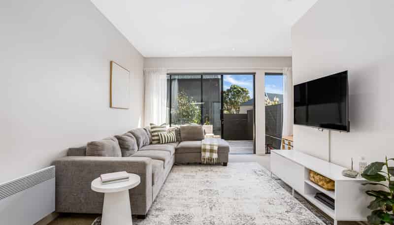 10/6 Oswald Crescent, Paparangi