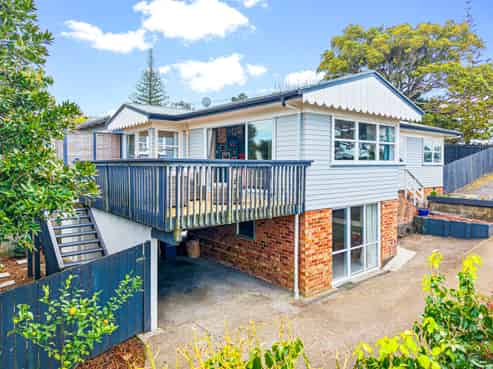 93 Target Road, Totara Vale