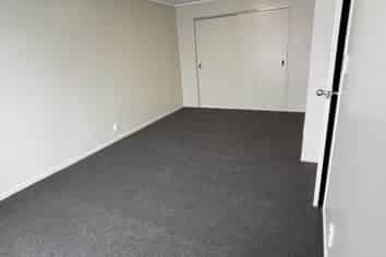 1/20 Landsdale Place, Massey