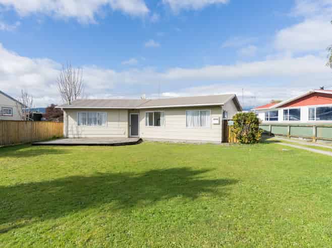 4 Roslyn Road, LEVIN