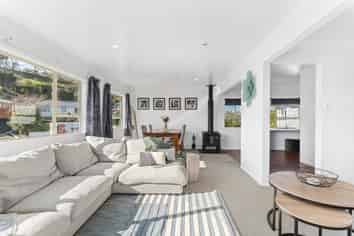 6 Clearmont Crescent, Blagdon