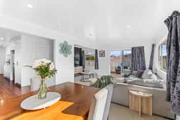 6 Clearmont Crescent, Blagdon