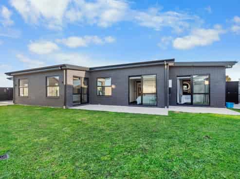 17 Pragma Rise, Rototuna North