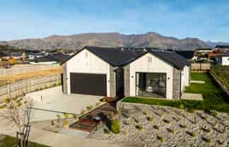 11 Rua Street, Wanaka