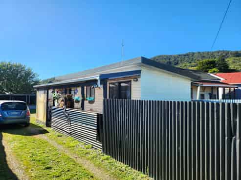 11 Thompson Street, Greymouth