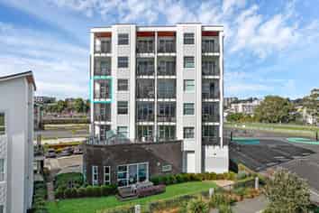 302/26c Racecourse Parade, Avondale