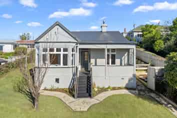 8 Kevin Street, Mornington